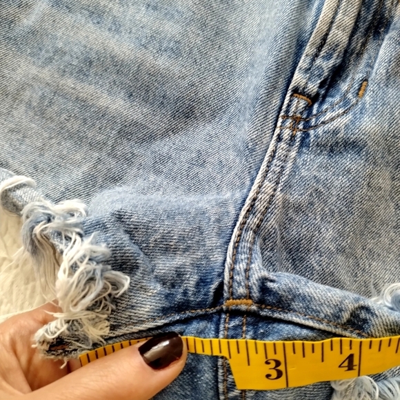 Madewell The Perfect Jean Shorts Bergman Light Wash Distressed Hem Sz 27 - Picture 8 of 8